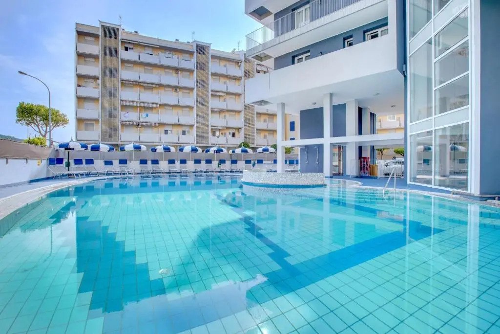 Apartaments Suites Ambassador