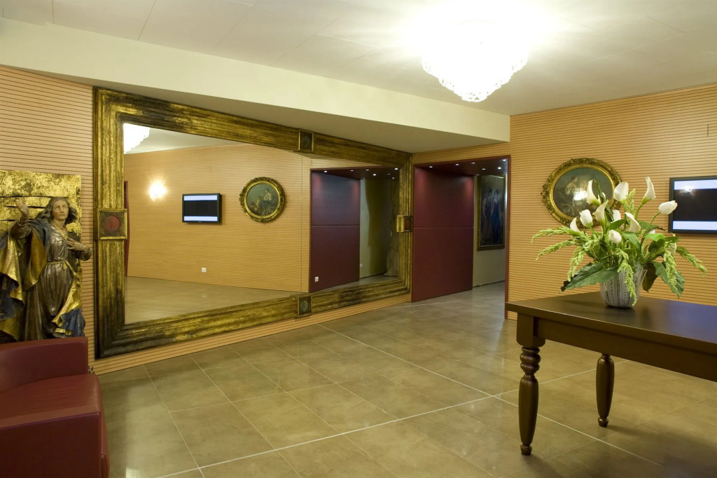 Base Hotel