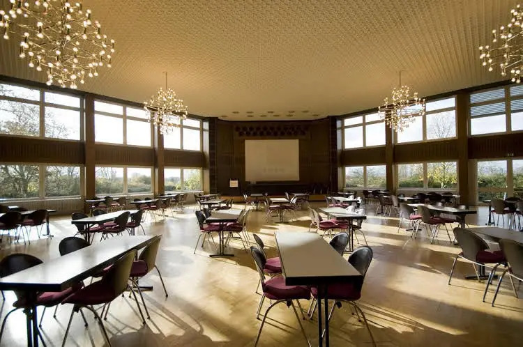 Heinrich Pesch Hotel