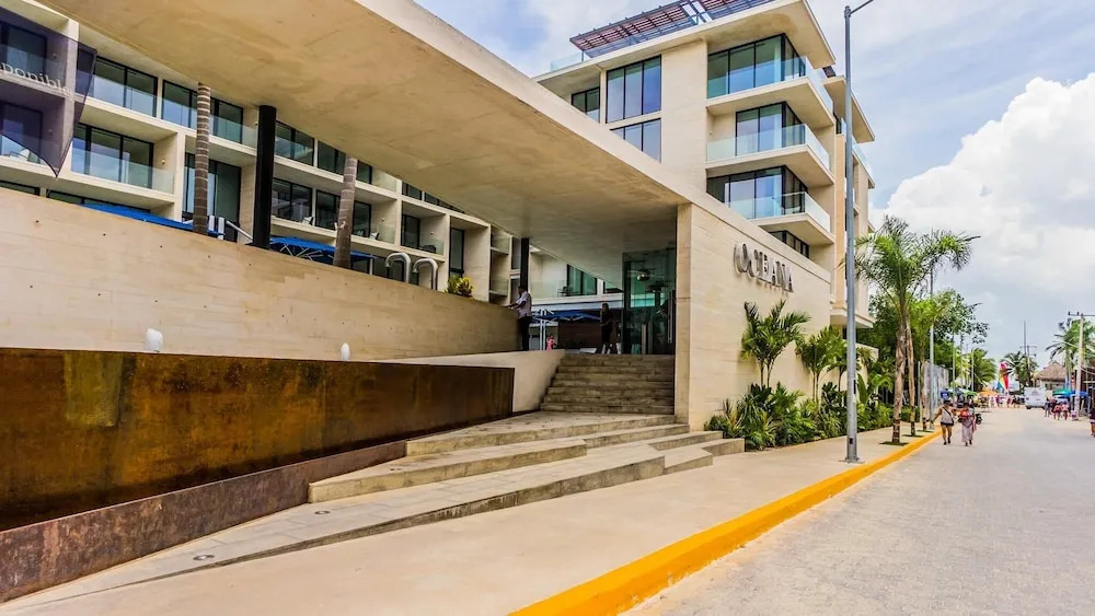 Contemporary Design Oceana 422 Playa del Carmen Condo by RedAwning