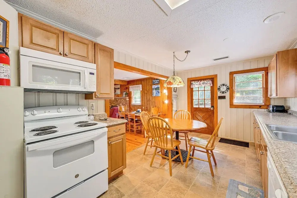 Private Dock & Beach! Lake Norman Cottage Hideaway