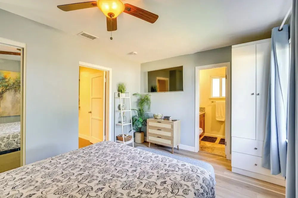 Modern Duplex Near Gaylord Resort & Bayfront!