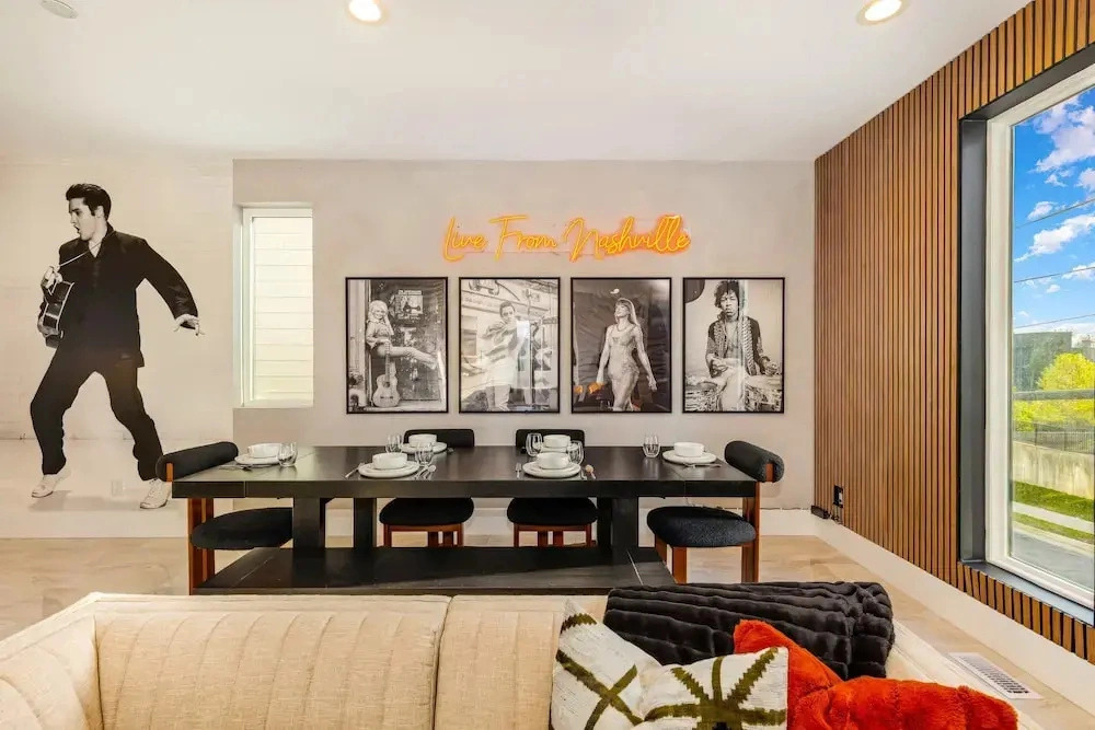 Elevator With Rooftop Hot Tub Pet-friendly Yard