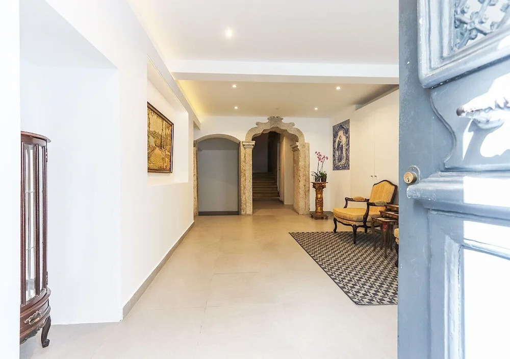 JOIVY Bright and spacious 2BR Apt w/ terrace, 5 mins from Avenida da Liberdad