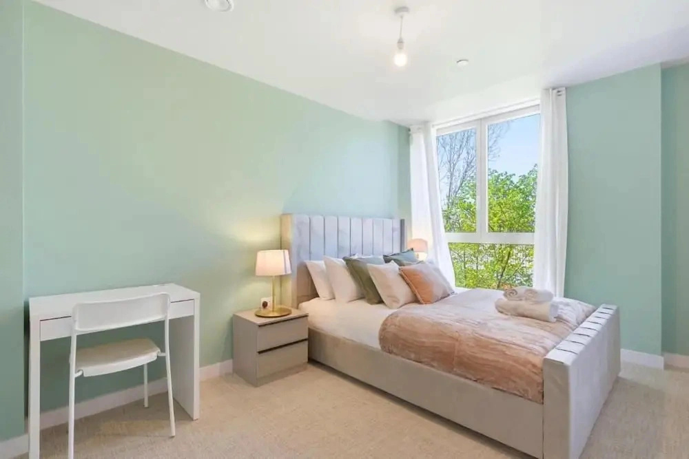 Trafford Garden Retreat with Free Car Park