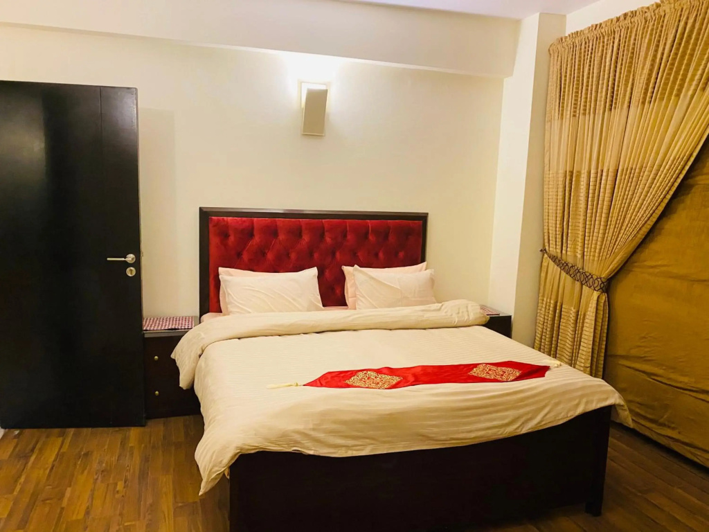 Royal Two Bed Room Luxury Apartment Gulberg