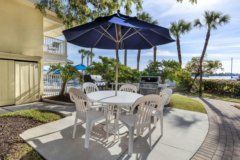 Hilton Vacation Club Charter Club Naples Bay