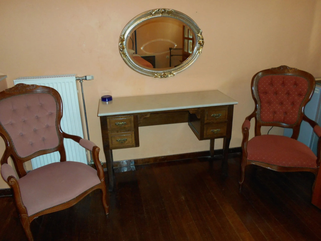 Byron Traditional Hotel