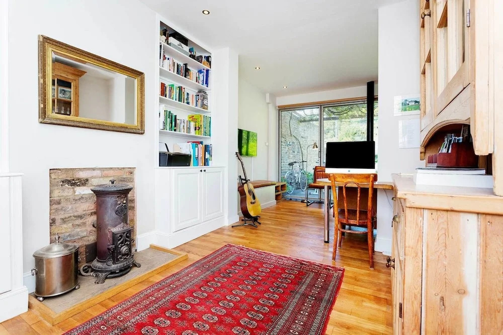 Hartfield Crescent