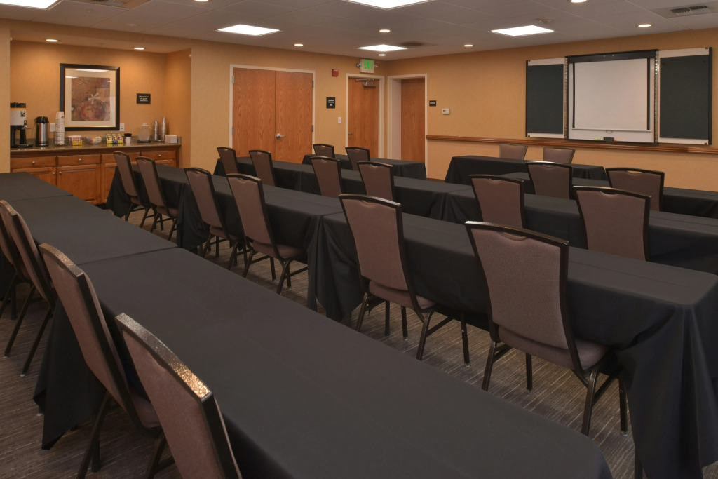 Hampton Inn and Suites Bakersfield North-Airport