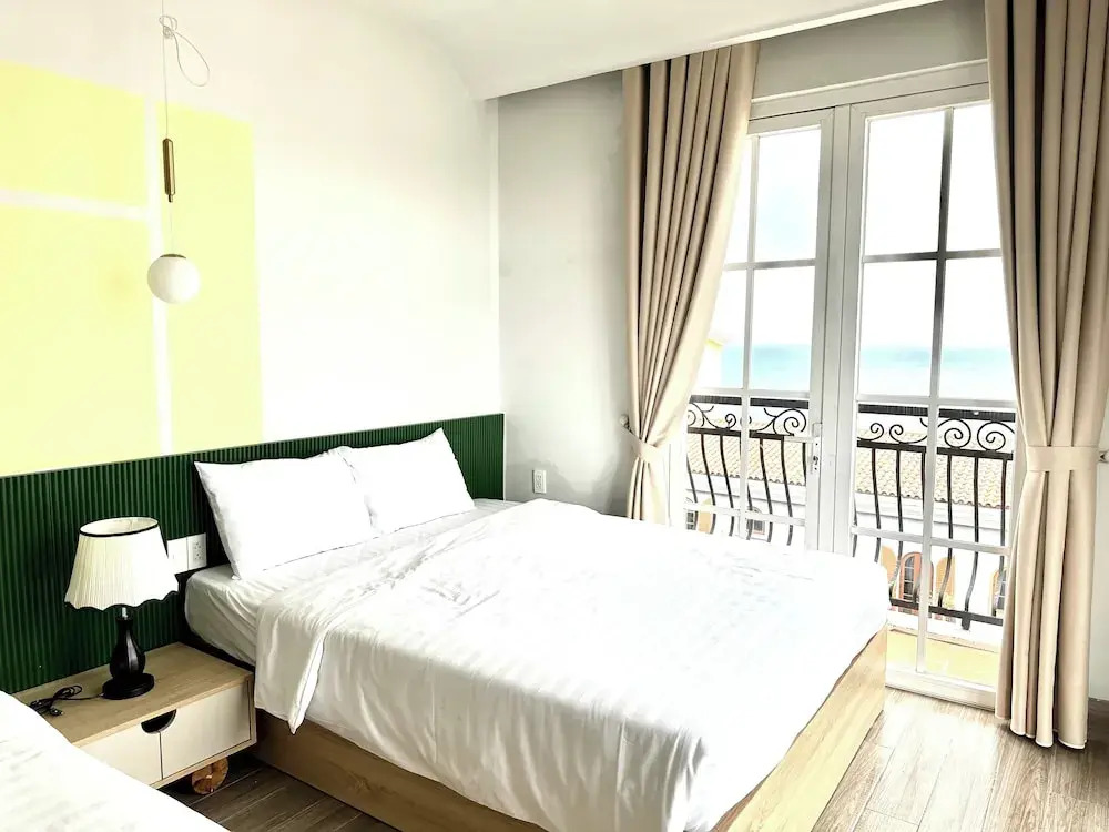 AT Hotel & Café in Sunset Town - Phu Quoc