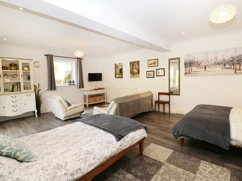 Rhinegold Bungalow