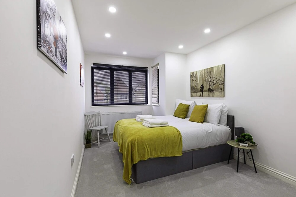 Spacious and Beautiful Apartment In Hanwell