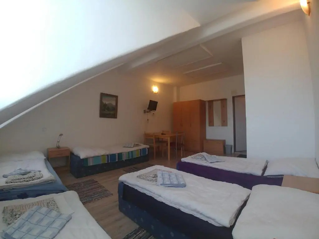 Kv Apartmans Varsavska