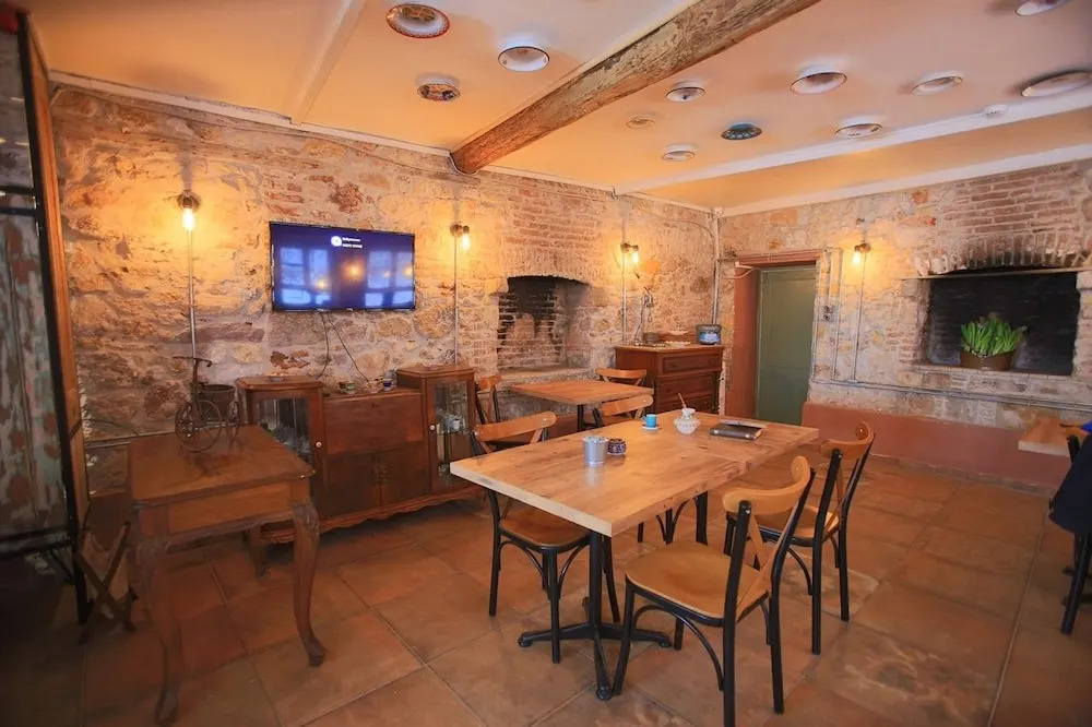 Podemos Otel