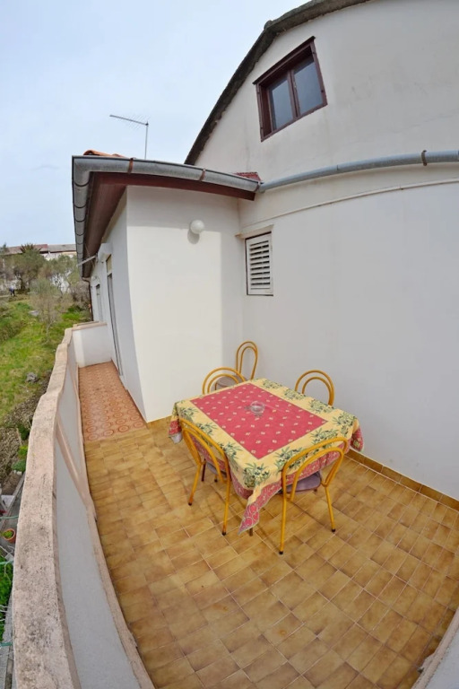 Apartment and Rooms Ruža