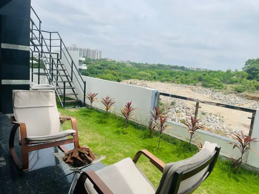 Modern Holiday Home with 5 Bedrooms
