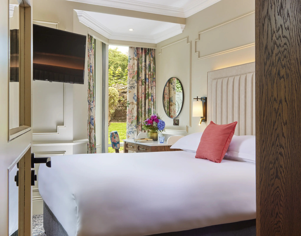 Waterloo Town House & Suites