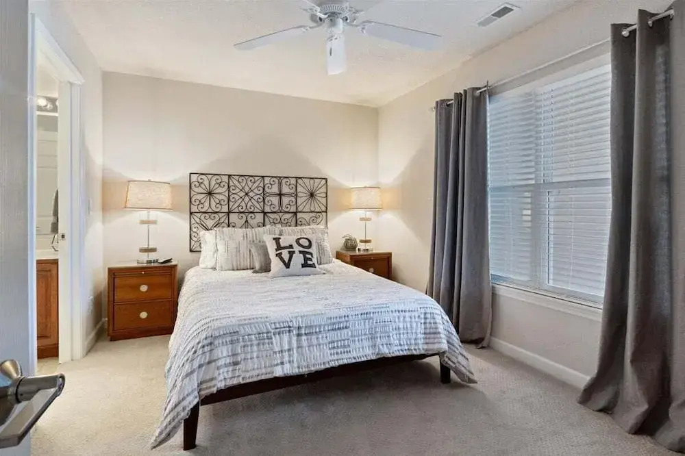Modern Decor, Views, Grill, Workstation, Boat + 2 PWC Slips & Resort-style Amenities