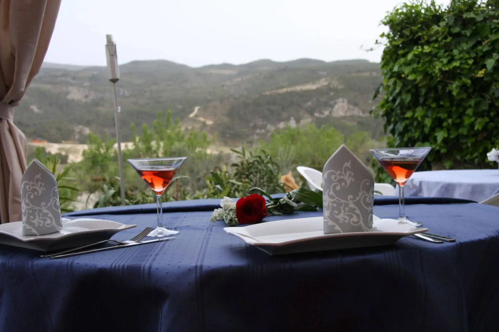 LAlmàssera Casa Rural & Restaurant