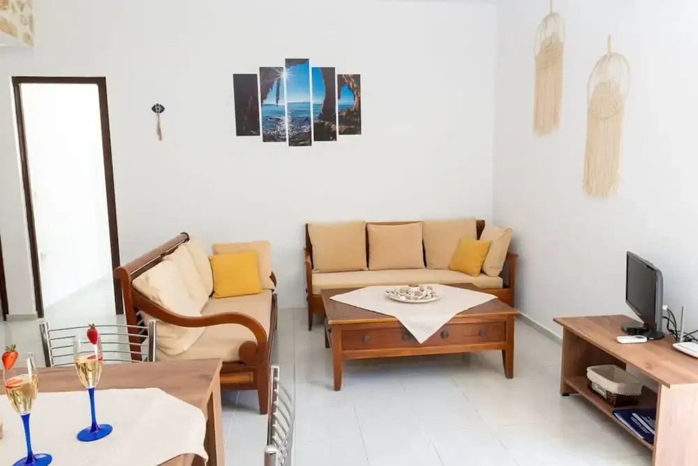Atlantic Cave Haven-seaside Fully Equipped