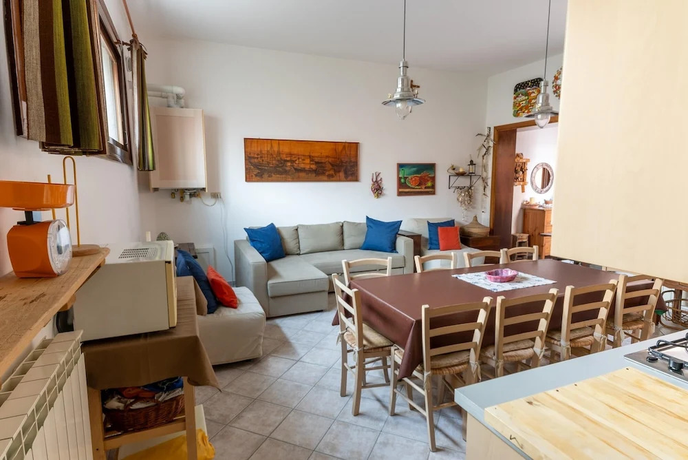 Casa Aprilia by Ca-sa Check