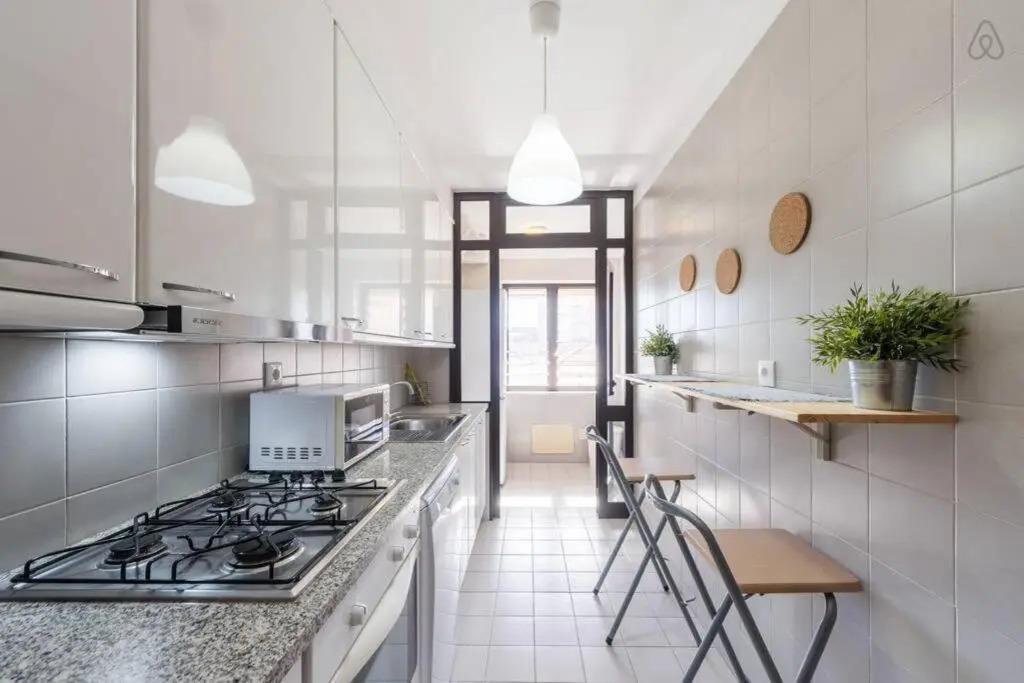 Gaia House - Apartamento Inteiro junto ao Metro