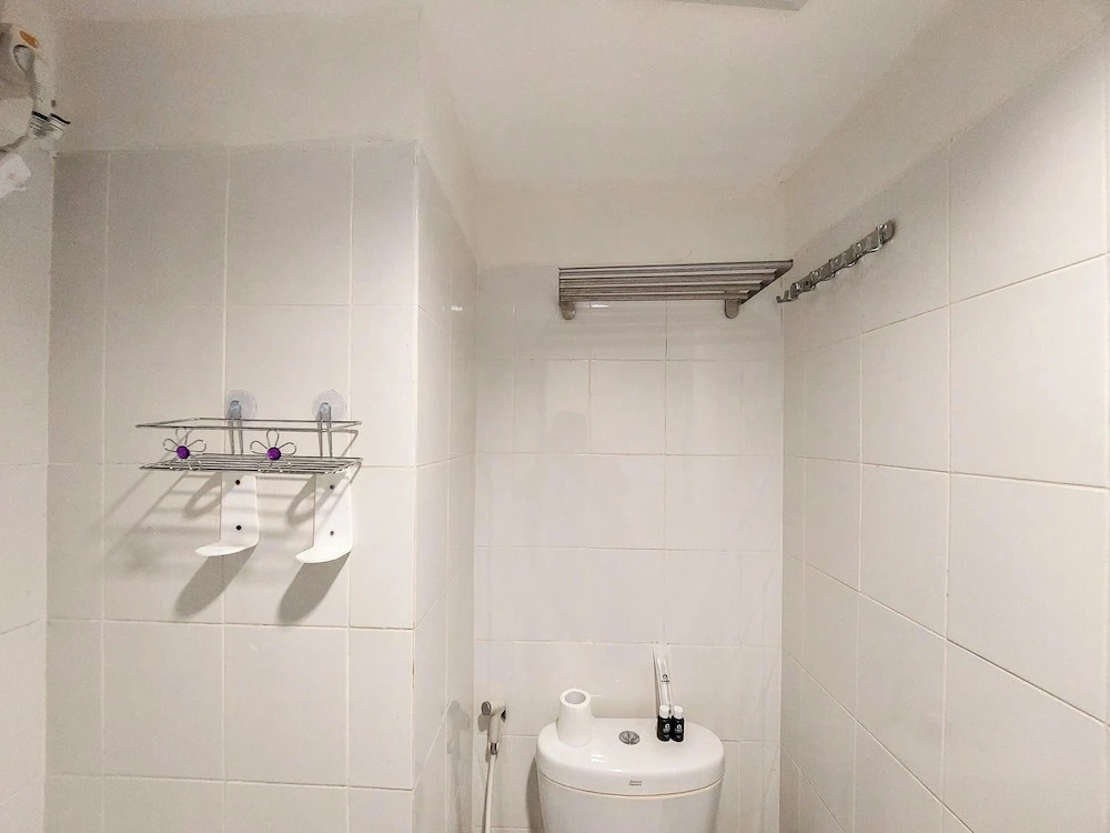 Good And Restful Studio (No Kitchen) At Sentraland Medan Apartment