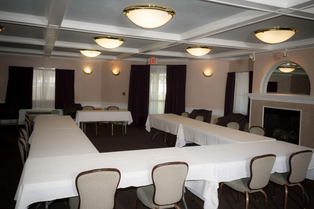 Best Western PLUS Executive Court Inn & Conference Center