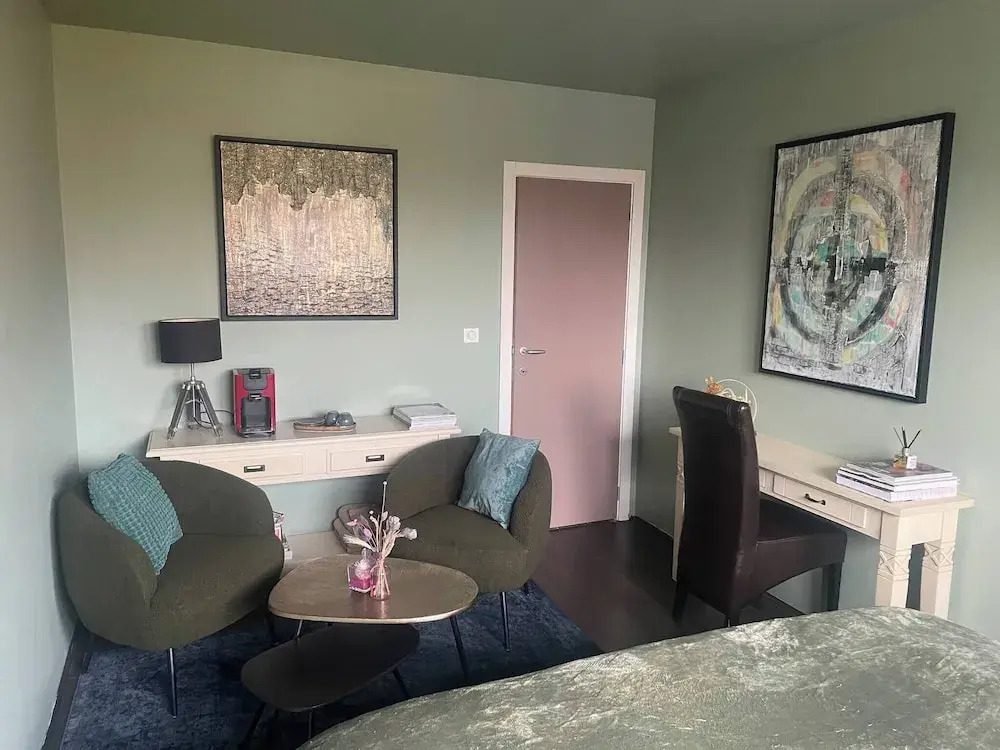 Room-be our Next Guest in Ghent