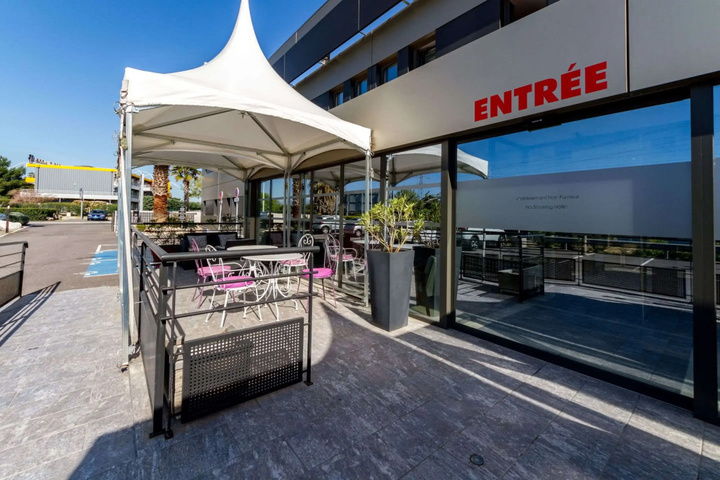 Brit Hotel Porte dEspagne