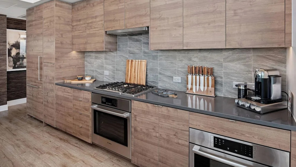 41st Floor! 2bdr w/ Luxury Amenities & Balcony Skylux Penthouse by Avantstay