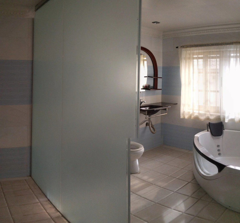 Whitehouse Hotels & Conference Centre