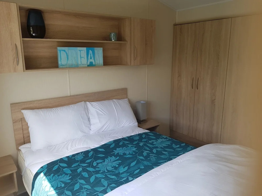 Caravan - Sleeps6-Pet friendly-Parking Available