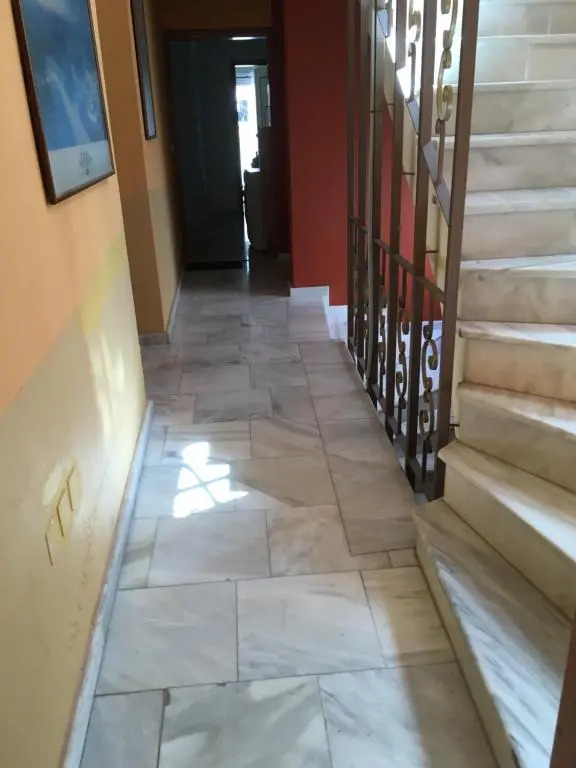 Marias 2 Studios Apartments Flats to Let -heart city ,50m harbor Chantzara
