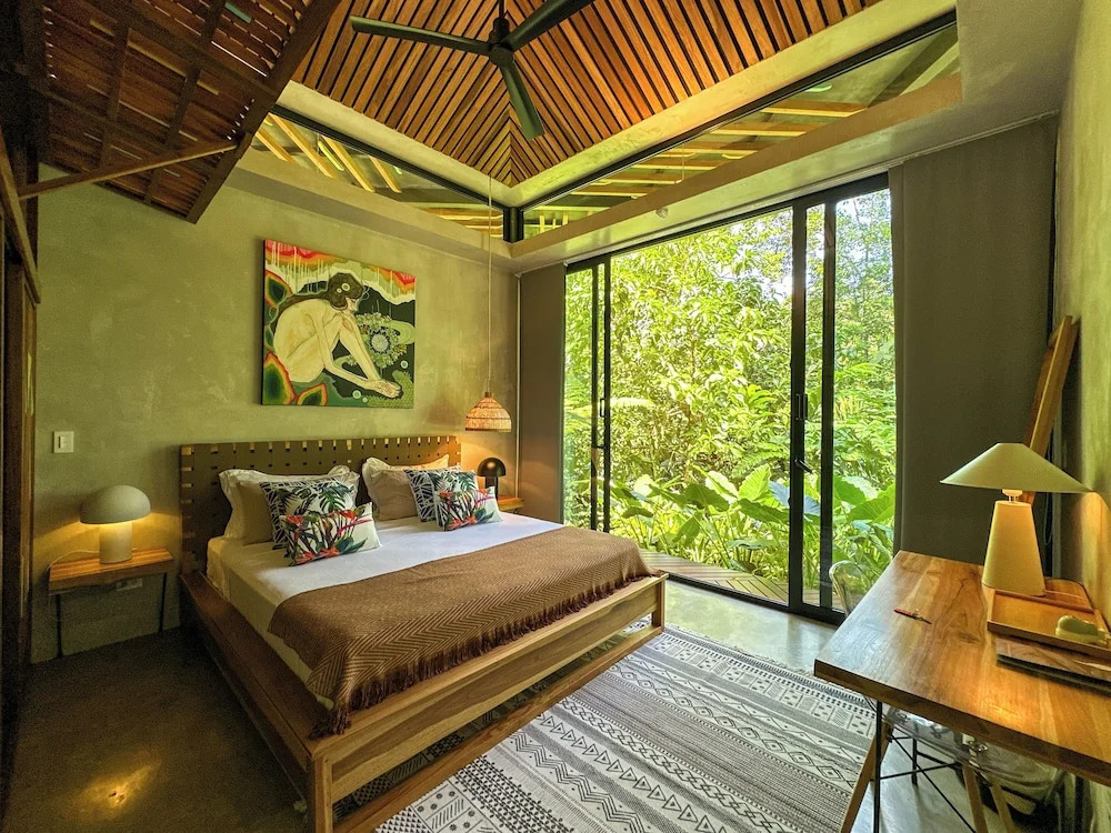 Caribbean Courtyard Villas 6 to 10 pp