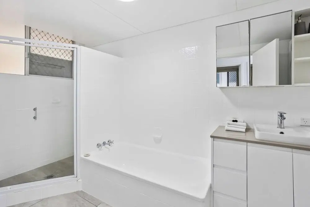 Iconic Burleigh Beachfront Apartment