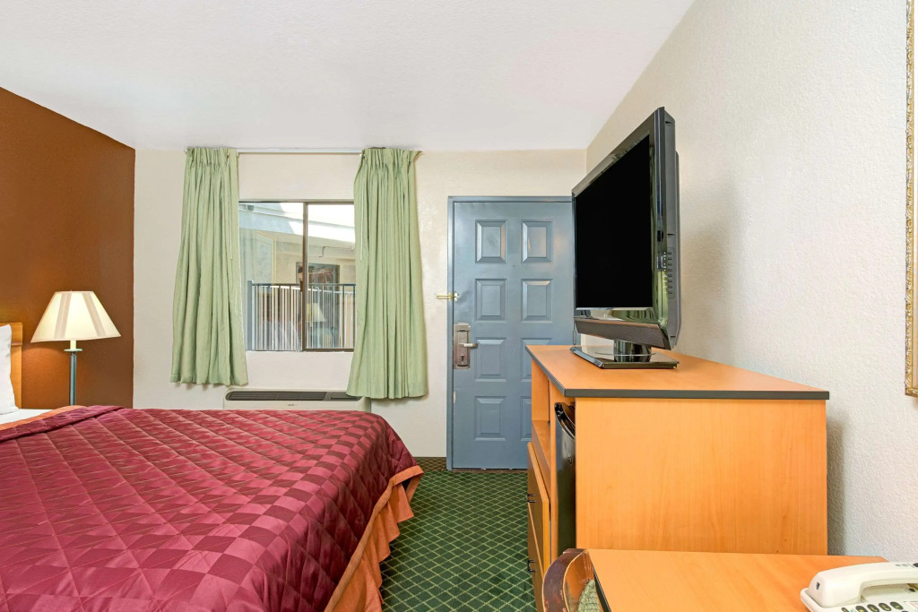 Travelodge by Wyndham Sacramento / Rancho Cordova