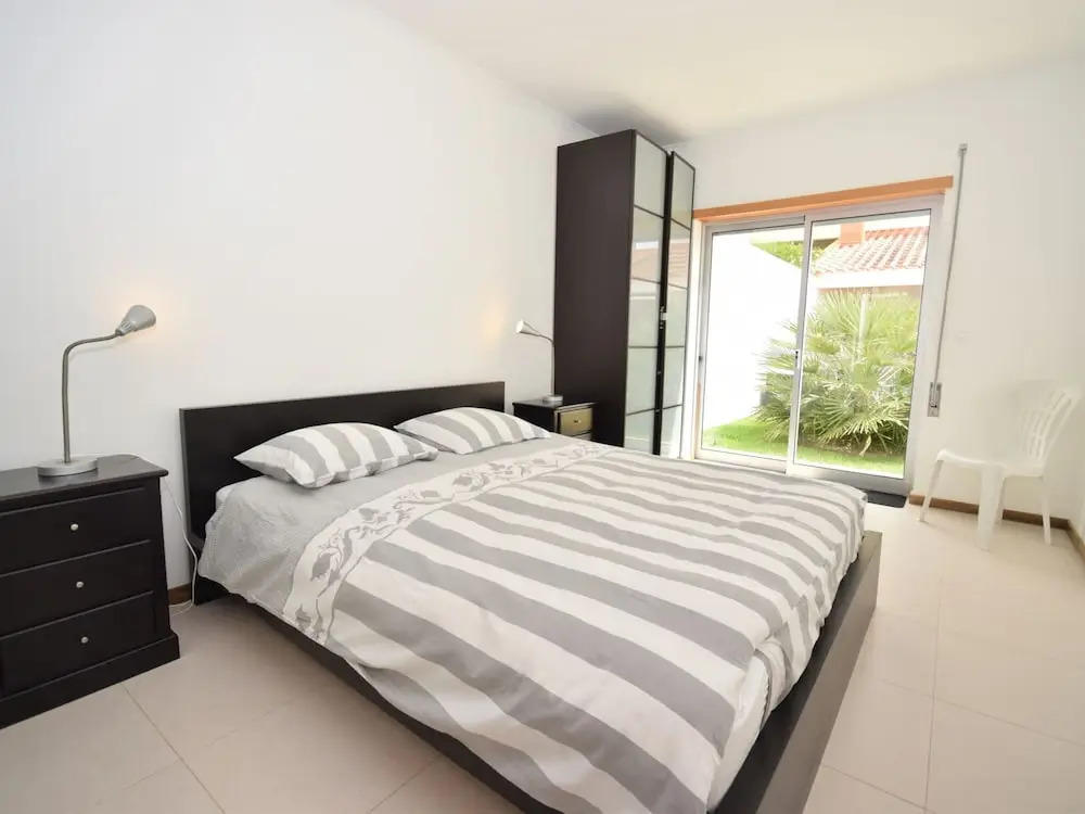 Modern Villa in Sao Martinho do Porto With Swimming Pool