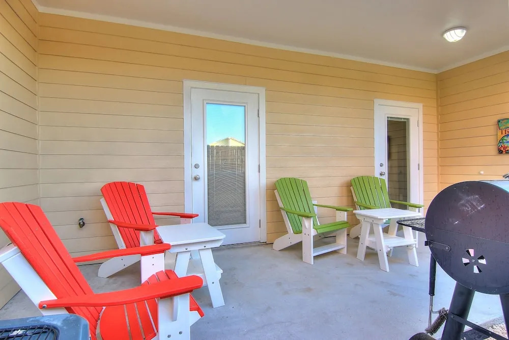 Wakiki Beach BSC304 by RedAwning
