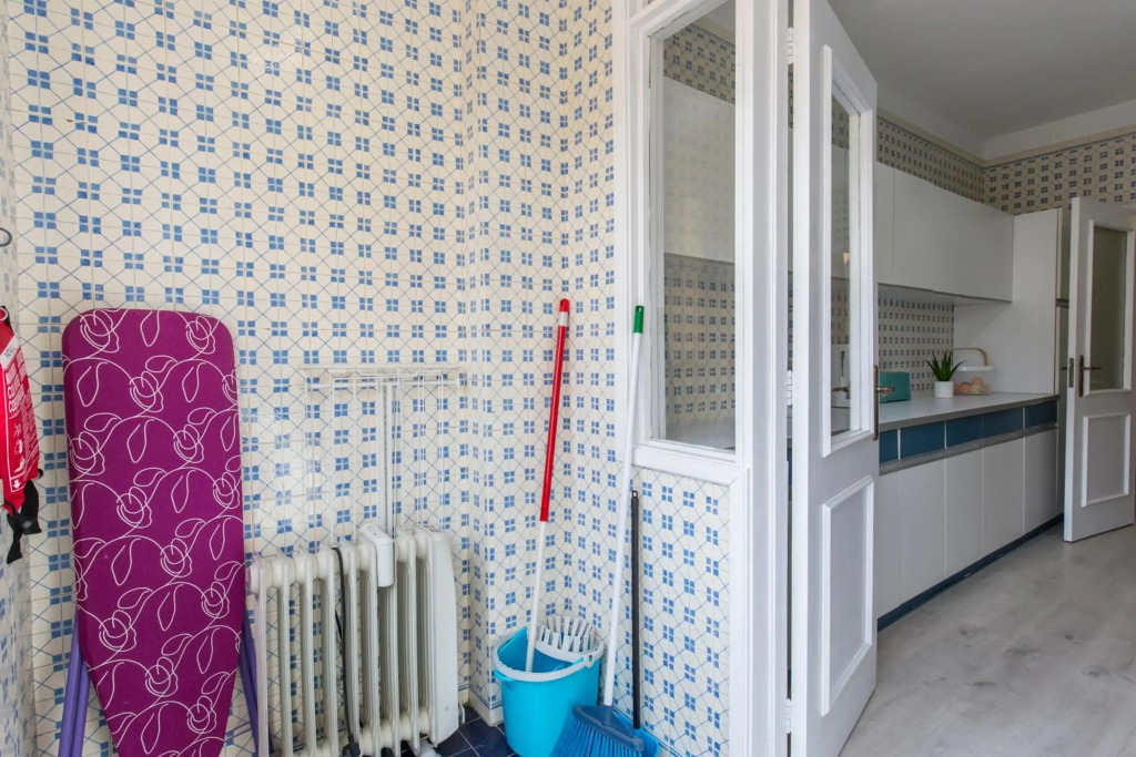 Metro Lapa House with sunny balcony and A/C