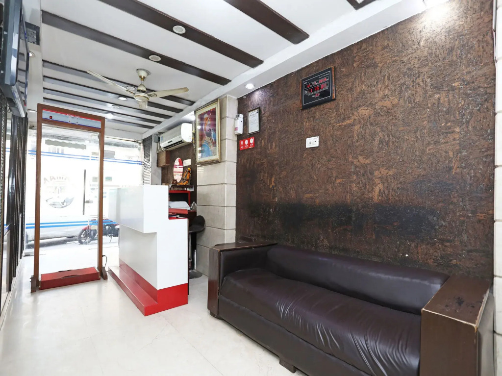OYO 512 Hotel Aman Inn