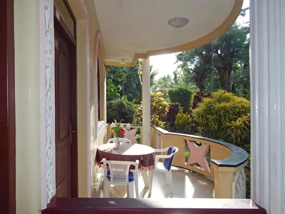 Rico Shadow Guest House & Restaurant