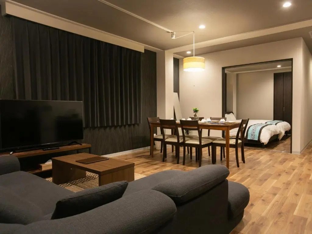 INOVE VILLA OSAKA -120m2 , 7 Double Beds , 2 BR , 2 Bath , Easy Access to Umeda , Kyoto ーPerfect for Families & Groupsー
