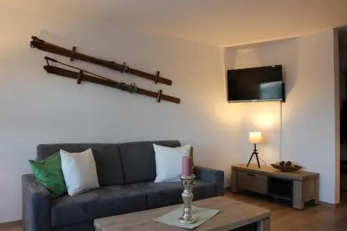 Welcome in - Ferienwohnung met eigen parkeerplaats, gelegen aan de skilift en bikepark, fiets- en skiberging