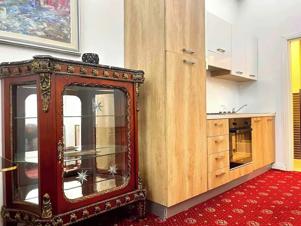 Luxury Family Residence With Free Parking
