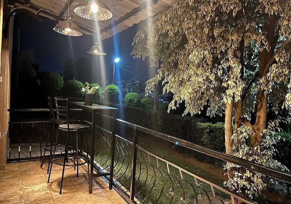 Vista Safaris Apartments