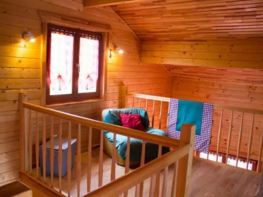 Chalet confortable avec cheminée à Taintrux - FR-1-589-222
