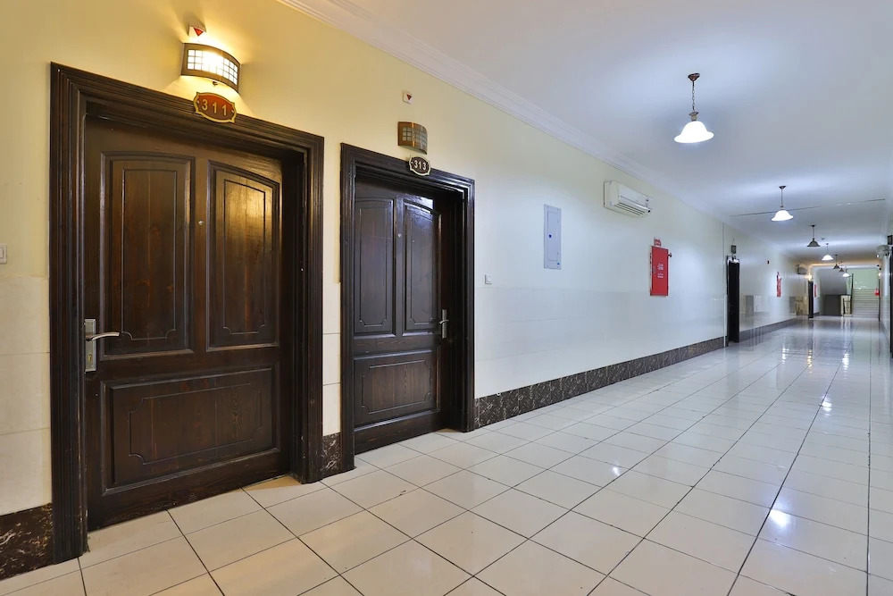 OYO 340 Nareen Furnished Apartments