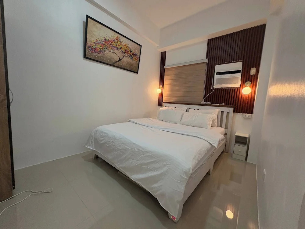 Near Mactan International Airport Condo With Private Entrance and Shared Pool